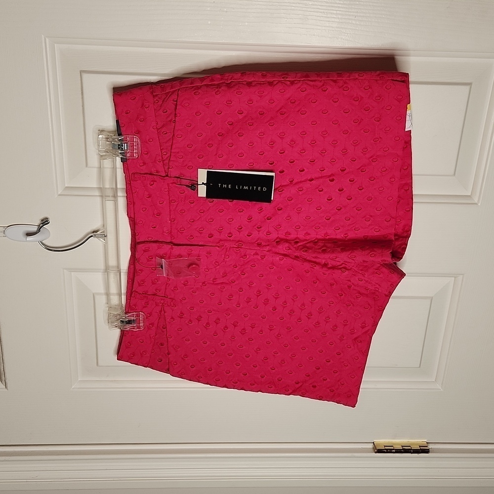 The Limited Hot Pink Eyelet Tailored Short Size 8 - Picture 2 of 15